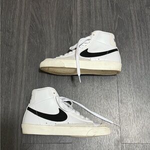 Nike Blazer Sneakers